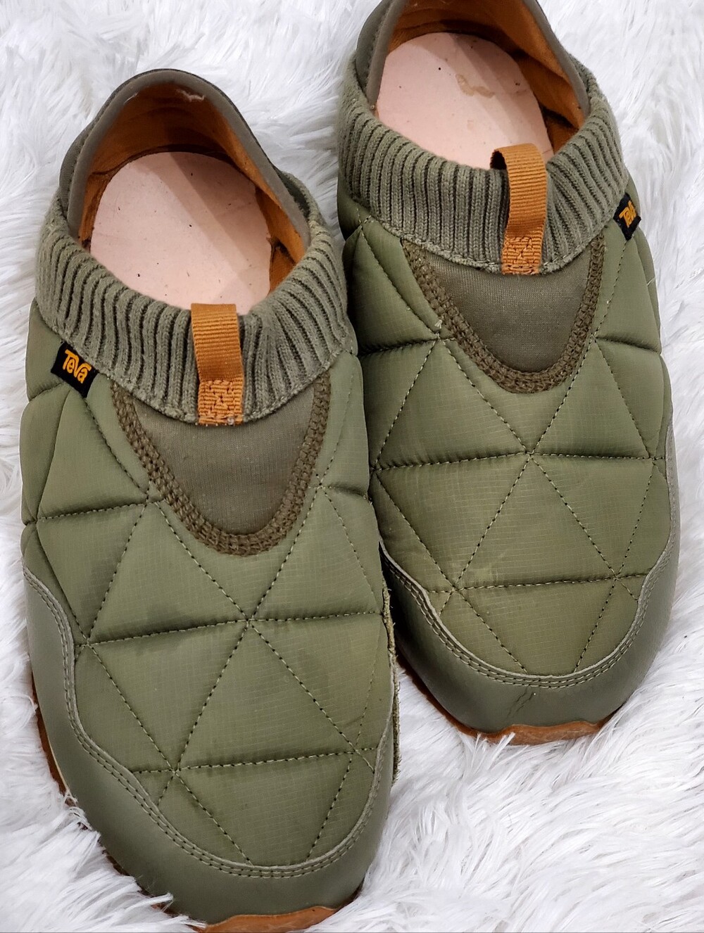 Teva Ember Moc Olive Quilted Slip-On with Tan Pull Tabs. Sz 9